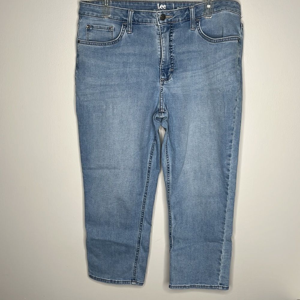 Lee Riders Midrise Capri Women’s Size 16